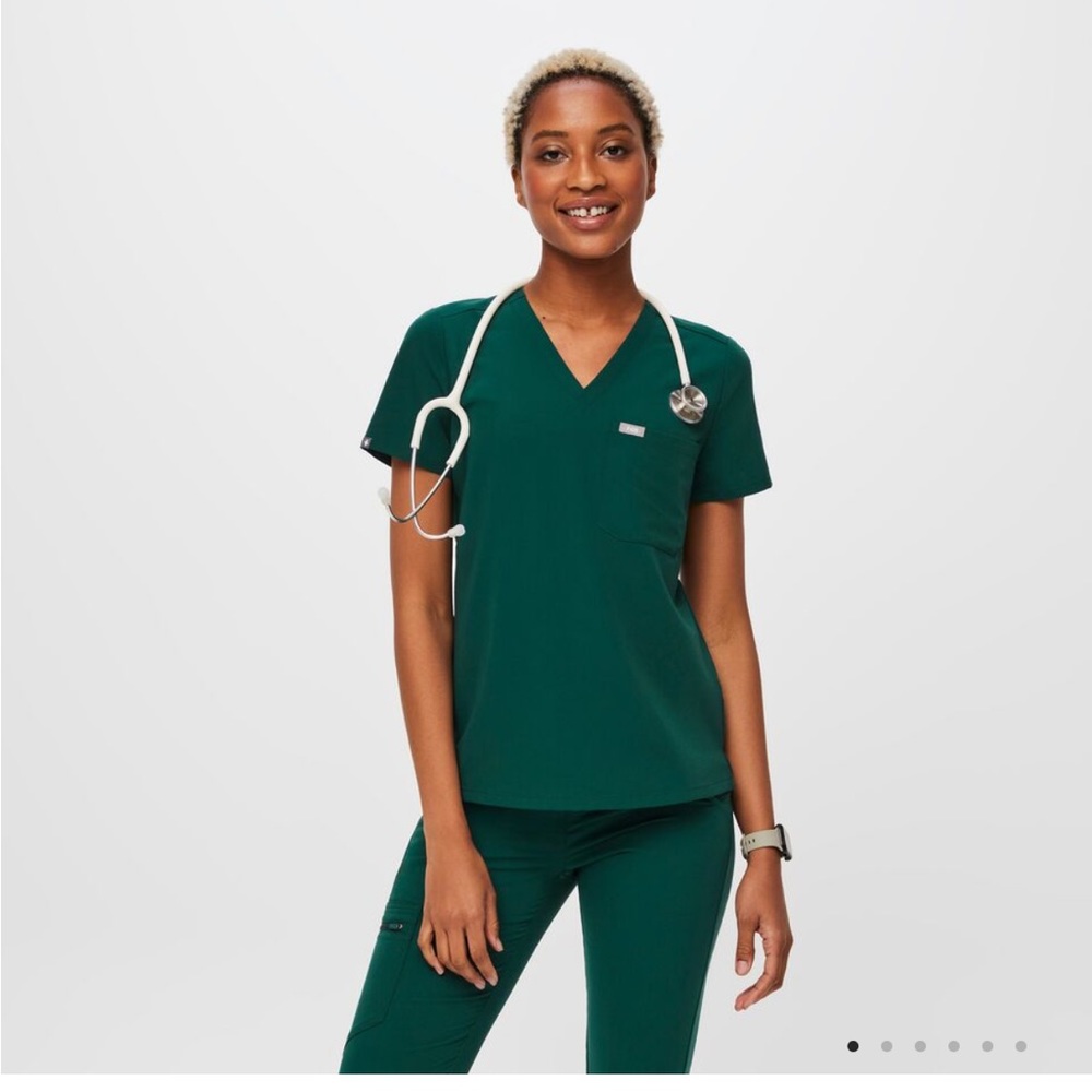 FIGS Hunter Green Three Piece Scrub Set Size Small - Yola, Catarina, Livingston